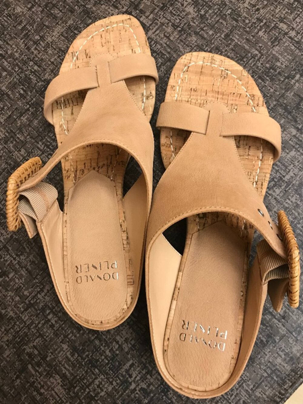 Donald Pliner Vine Wedge Sandals 8.5 Sand Nubuck NWT - Picture 4 of 8